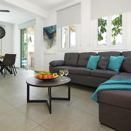Blue Oasis Villa Protaras