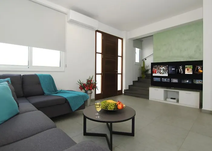 Blue Oasis Villa Protaras